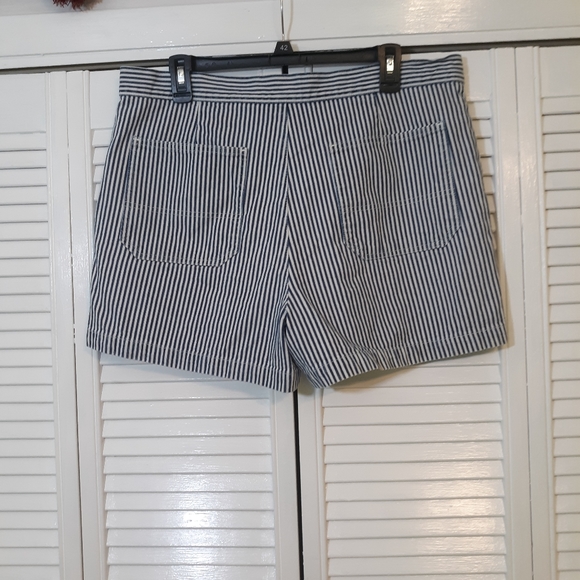 Vtg Newport news pinstripe cotton shorts sz 18 *B - Picture 3 of 4